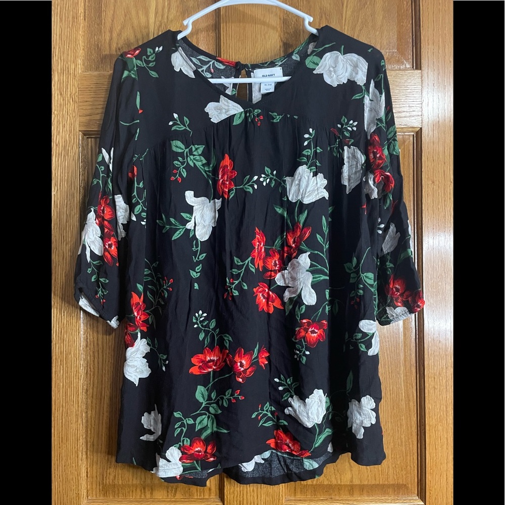 Black 3/4 sleeve flowy top